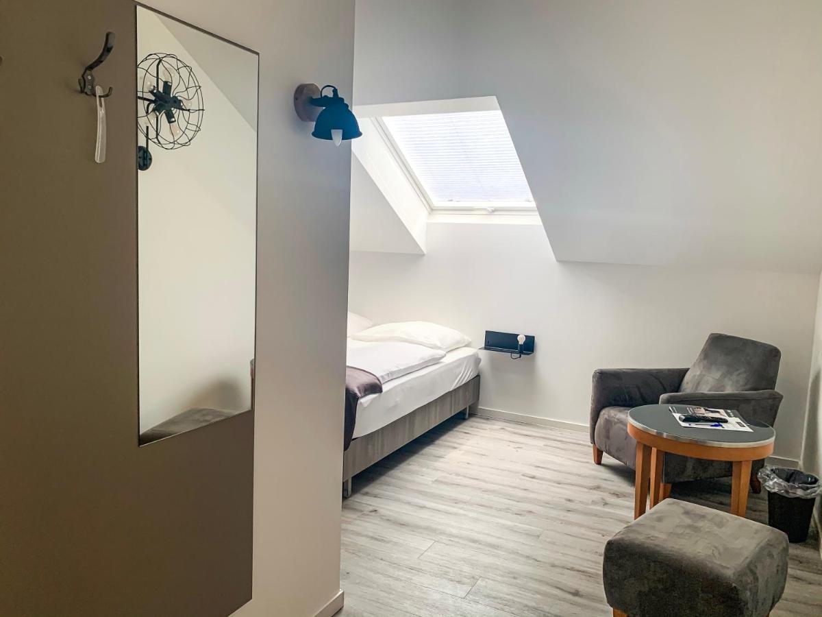 Prima Inn Unterkunft Direkt Ueber Der "Bar Am Minimax" ノイルピーン エクステリア 写真